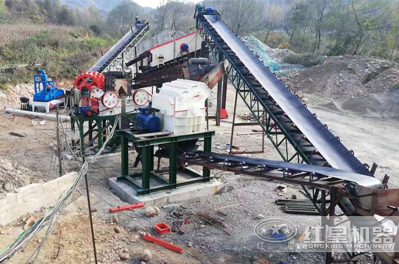 750x250顎式破碎機應(yīng)用現(xiàn)場三