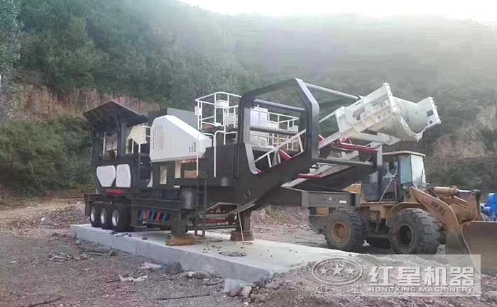 客戶(hù)建筑垃圾處理設(shè)備正等待工作