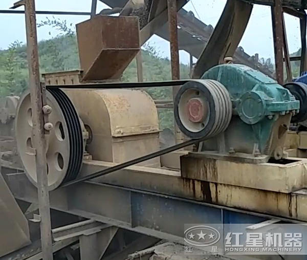 對(duì)輥式破碎機(jī)安裝試車(chē)