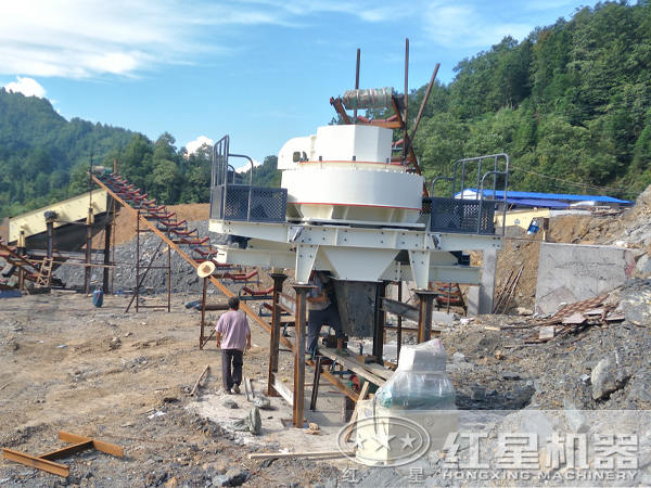 砂石破碎機(jī)_打石機(jī)現(xiàn)場(chǎng)作業(yè)圖