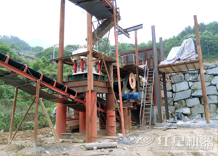 鄂式破碎機(jī)、圓錐破碎機(jī)安裝現(xiàn)場(chǎng)
