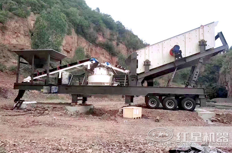 車(chē)載移動(dòng)式制砂機(jī)，又叫移動(dòng)打砂機(jī)（搭載VSI制砂機(jī)）