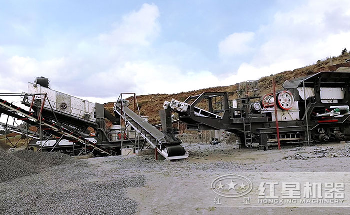 輪胎移動(dòng)石子機(jī)破碎現(xiàn)場——雙機(jī)組合，更加效能高