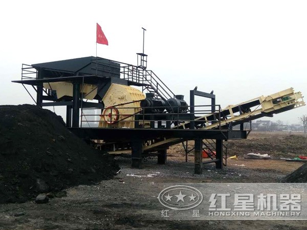 汽車輪胎碎石機(jī)場地實(shí)拍